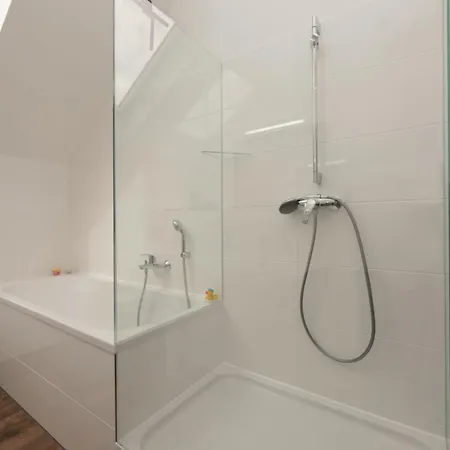 Brise Elisabeth App 05 *